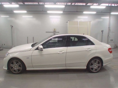 MERCEDES BENZ E CLASS