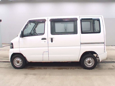 NISSAN CLIPPER VAN