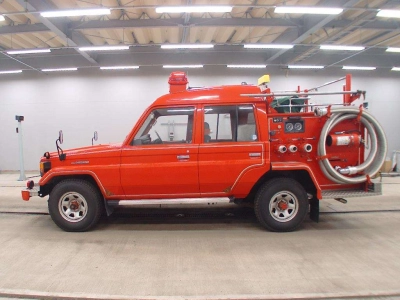TOYOTA LAND CRUISER 70