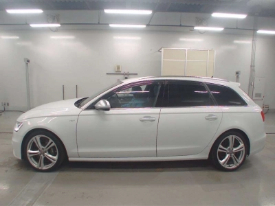 AUDI S6 AVANTE