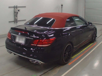 MERCEDES BENZ E CLASS