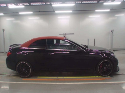 MERCEDES BENZ E CLASS