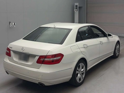 MERCEDES BENZ E CLASS