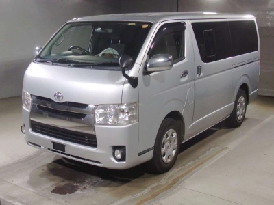 TOYOTA REGIUS VAN