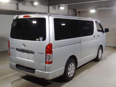 TOYOTA REGIUS VAN