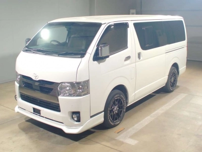 TOYOTA HIACE VAN