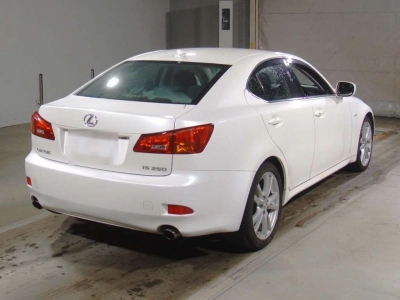 LEXUS IS