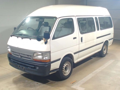 TOYOTA HIACE COMMUTER