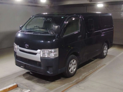 TOYOTA REGIUS VAN