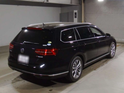 VOLKSWAGEN PASSAT VARIANT