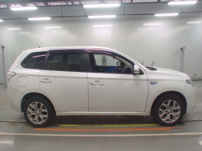 MITSUBISHI OUTLANDER PHEV