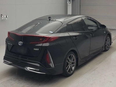 TOYOTA PRIUS PHV