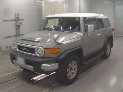 TOYOTA FJ CRUISER