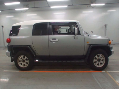 TOYOTA FJ CRUISER