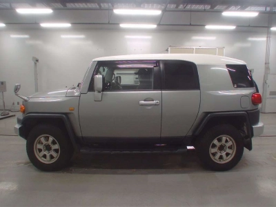 TOYOTA FJ CRUISER