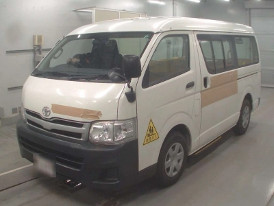 TOYOTA HIACE WAGON