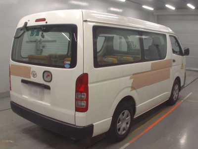 TOYOTA HIACE WAGON
