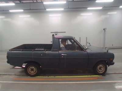 NISSAN SUNNY TRUCK