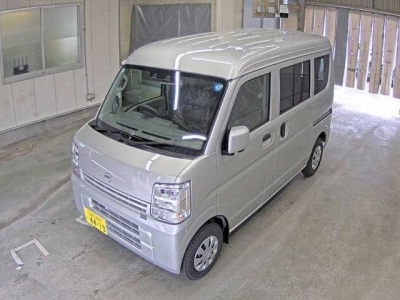 NISSAN CLIPPER VAN