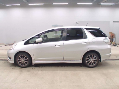 HONDA FIT SHUTTLE HYBRID