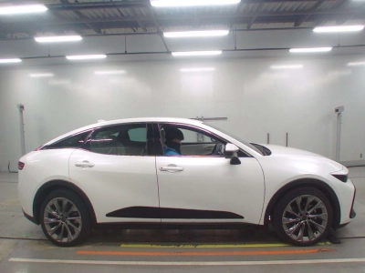 TOYOTA CROWN CROSSOVER