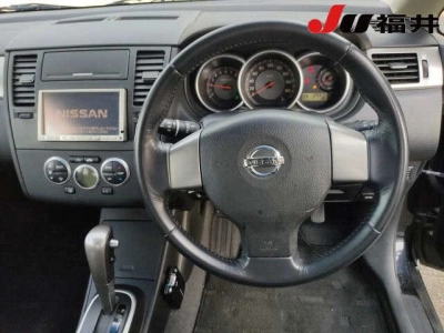 NISSAN TIIDA