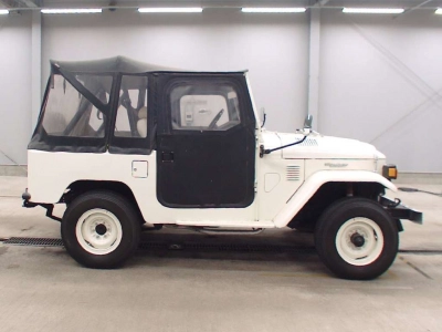 TOYOTA LAND CRUISER 40