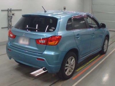MITSUBISHI RVR
