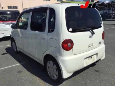 DAIHATSU MOVE LATTE