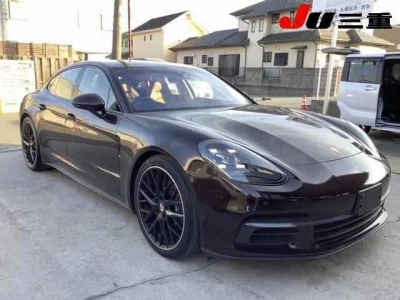 PORSCHE PANAMERA