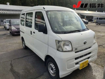 TOYOTA PIXIS VAN