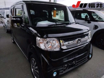 HONDA N-BOX SLASH