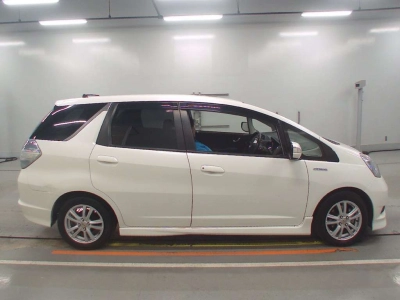 HONDA FIT SHUTTLE HYBRID