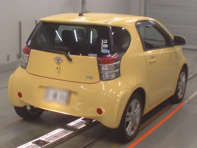 TOYOTA IQ