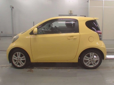 TOYOTA IQ