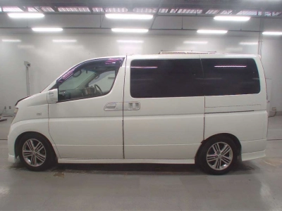 NISSAN ELGRAND