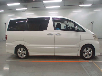 TOYOTA ALPHARD V