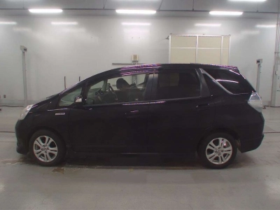 HONDA FIT SHUTTLE HYBRID