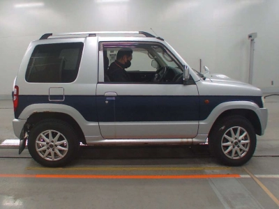 MITSUBISHI PAJERO MINI