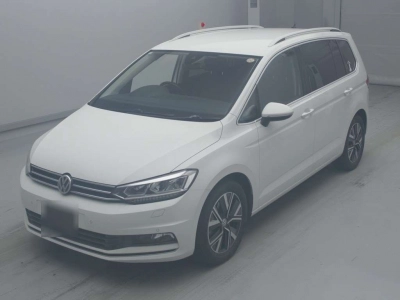 VOLKSWAGEN GOLF TOURAN