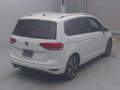 VOLKSWAGEN GOLF TOURAN