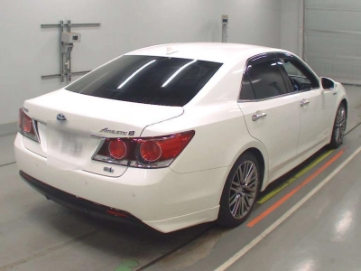 TOYOTA CROWN HYBRID