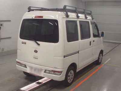 TOYOTA PIXIS VAN