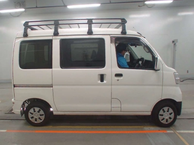 TOYOTA PIXIS VAN