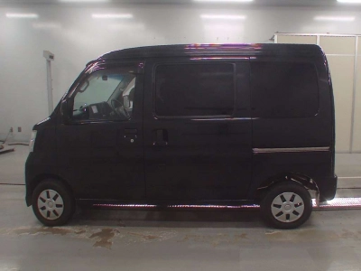 TOYOTA PIXIS VAN