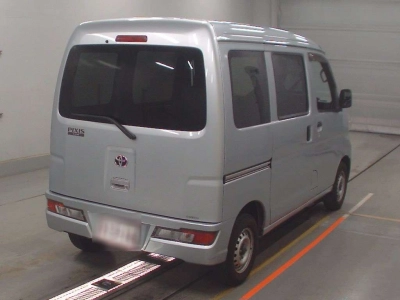 TOYOTA PIXIS VAN