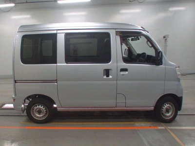 TOYOTA PIXIS VAN