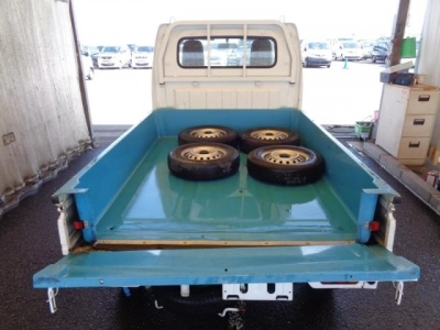 NISSAN NT100 CLIPPER