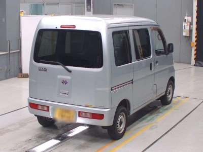 TOYOTA PIXIS VAN