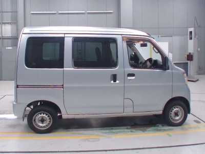 TOYOTA PIXIS VAN